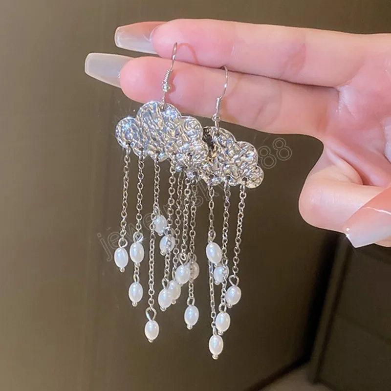 Orecchini pendenti a forma di nuvola alla moda Orecchini pendenti con nappe di perle Ganci Accessori per orecchie in rame per gioielli per ragazze