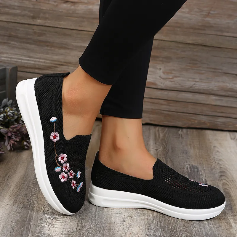 Women Shoes Knitting Sock Sneakers Spring Summer Slip On Flat Women Plus Size Loafers Flats Walking mesh embroidery Vulcanized