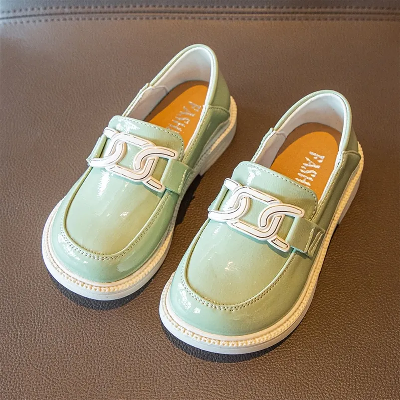 Turnschuhe Kinder Loafer für Mädchen Frühling Casual Glänzend Mary Janes Vielseitige Britain Green Schuhe Rutschfeste Metall Kinder Mode 220920