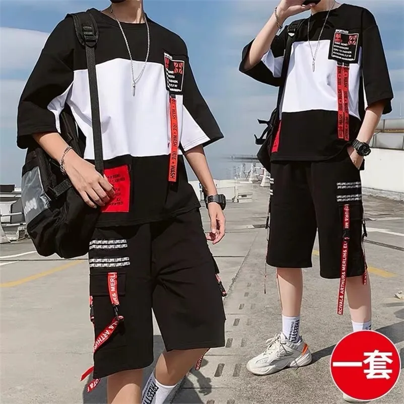 Erkek Trailtsits Streetwear 2pcs Set Erkekler Kısa Kollu Şort İki Parçalı Takım Erkek Yaz Öğrencisi Gençlik Hip Hop Spor Stili Tüm Eşleşen 220919