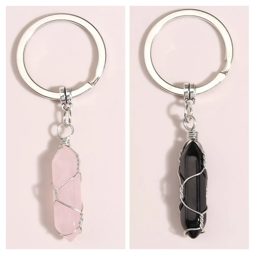 Porte-clés à prisme Hexagonal en fil de pierre naturelle, porte-clés de guérison, cristal rose blanc, décoration de voiture, pour femmes et hommes
