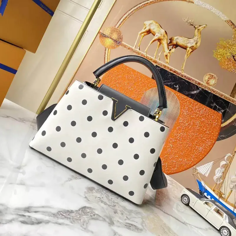 Capucines serie BB modello a pois Borsa a tracolla Totes DONNA designer di lusso Borsa a tracolla Borse in pelle di mucca