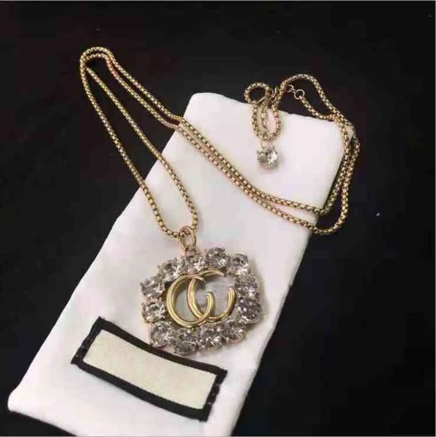 Anhänger-Halsketten im neuen Messing-Schmuck-Pullover-Ketten-Stil. Jewel QNAC Fine Jewelry Sale-Accessoires