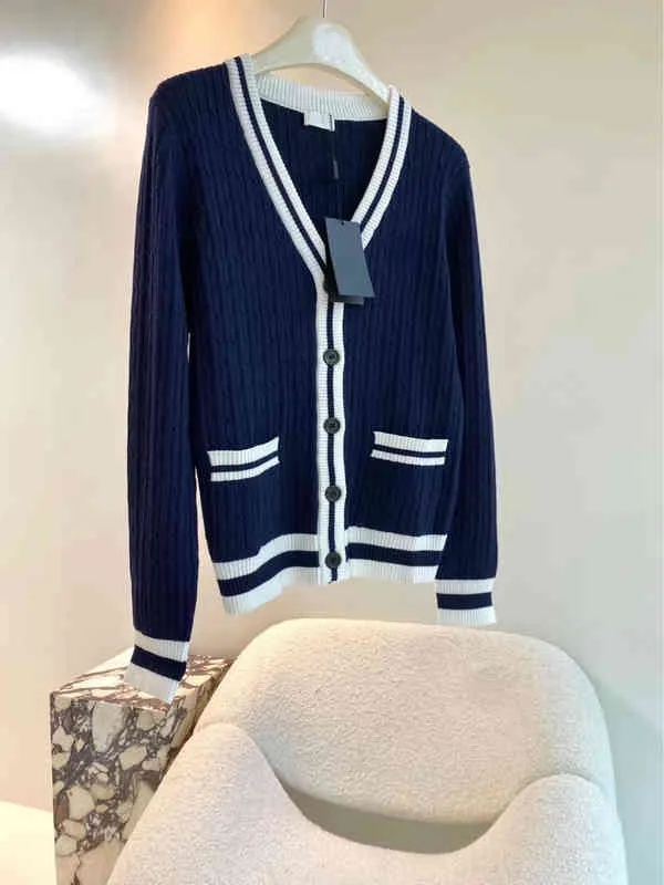 Marca feminina suéteres casa faculdade estilo azul marinho massa frita torção com decote em v grande contorno carta bordado cardigan de malha