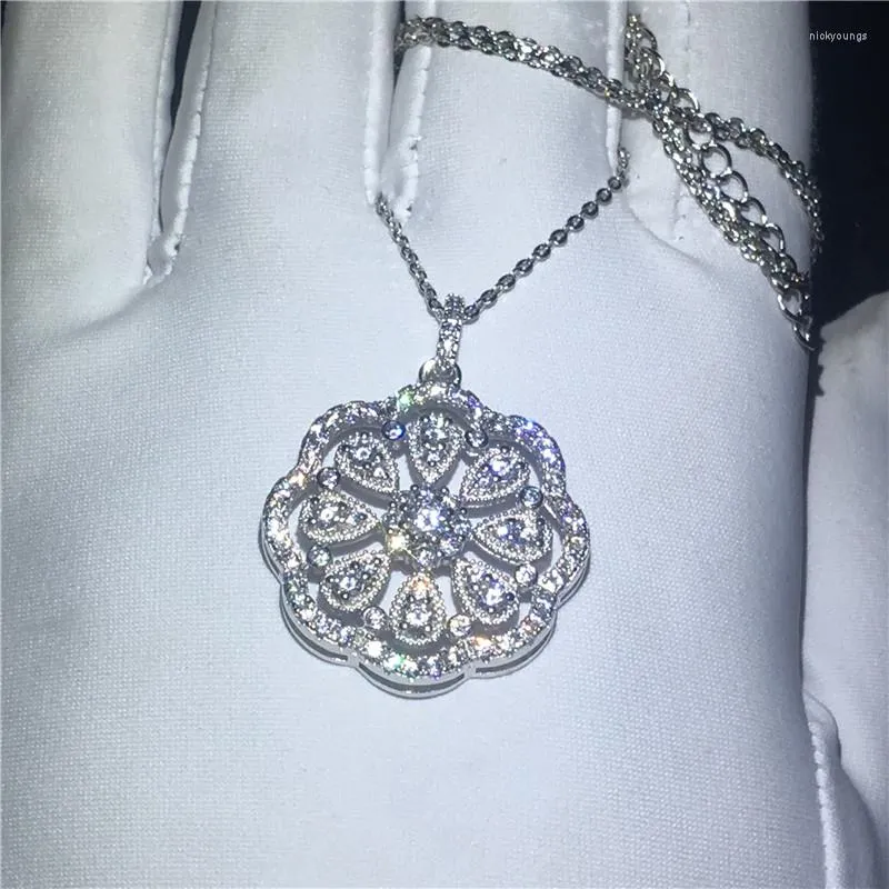 Medaglioni Moda Ciondolo a forma di fiore grande Zircone Cz Colore argento Ciondoli di fidanzamento di nozze con Necalace per gioielli da donna