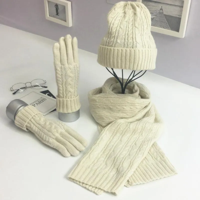 Berets Neck Warmer 2022 Autumn Ainter Fashion Flassic Twist Warm Hat Gloves Scarf Three Piece Set Of Men's Women's Hair