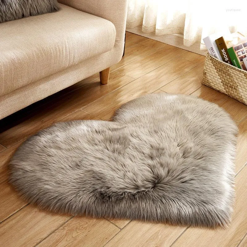 Carpets Love Heart Shaped Rugs Artificial Sheepskin Hairy Carpet Faux Floor Mat Fur Plain Fluffy Soft Area Rug Super Plush Fabri