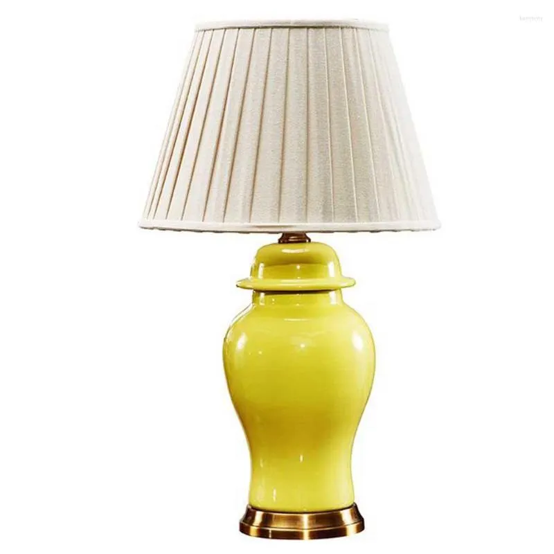 Bordslampor europeiska solida keramiska vardagsrum lampan tyg sovrum s￤ngsides belysning fixturer br￶llop g￥vor skrivbord lampor