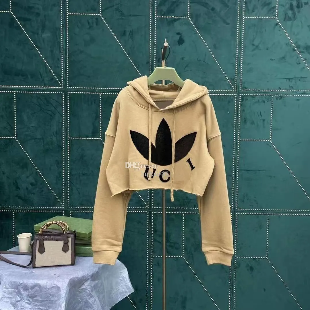 designer dameshoodie met capuchon mode Prefall letters tij massaal print clash kleur korte crop katoen hoodie met lange mouwen vrouw