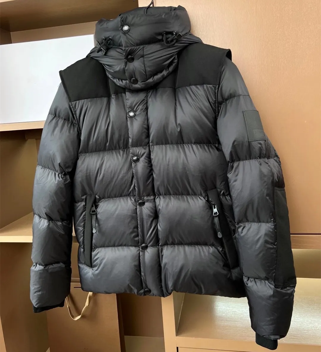 Erkekler Puffer Ceket Kapşonlu Çıkarılabilir Koltuk Tasarımcı Water Yan Zip Cep Silikon Yama Sıcak Parkas XS-XL