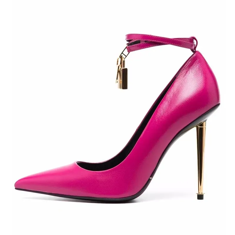 No. 21 Knotted Satin Slingback Pumps | Slingback pump, Designer pumps,  Designer shoes heels