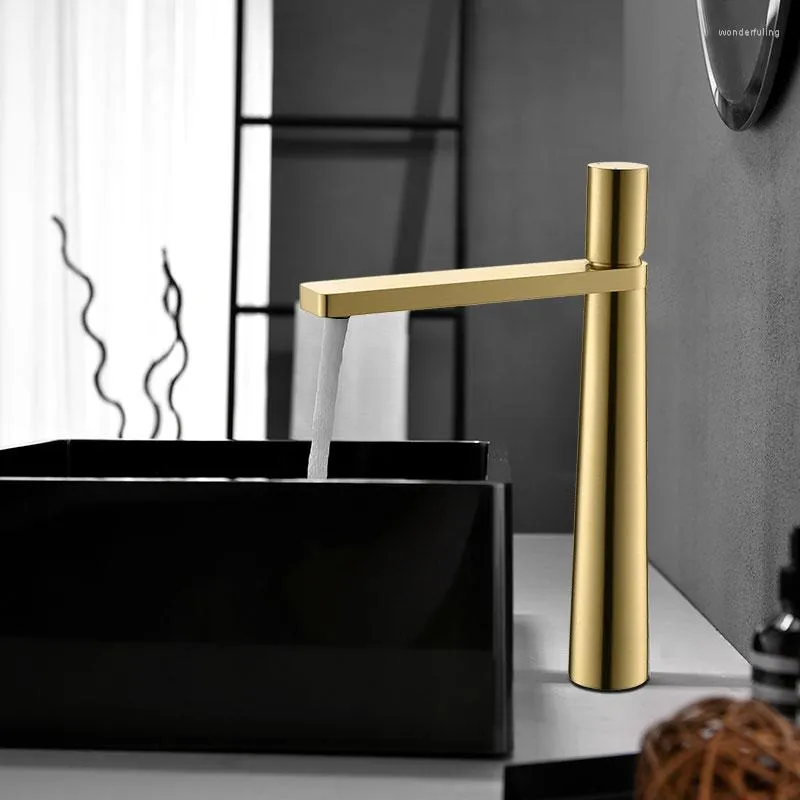 Rubinetti per lavandino del bagno Tuqiu Rubinetto per lavabo in oro spazzolato Miscelatore in ottone Lavaggio rosa e lavabo freddo