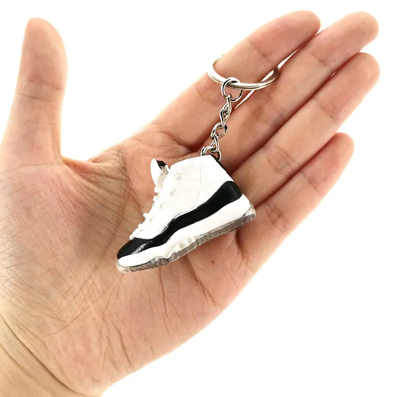 Designer 11e generatie Sneakers Keychains 3D Mini Handmade PVC Soft Rubber Sports Shoes Keychain Hangers Juweloze accessoires
