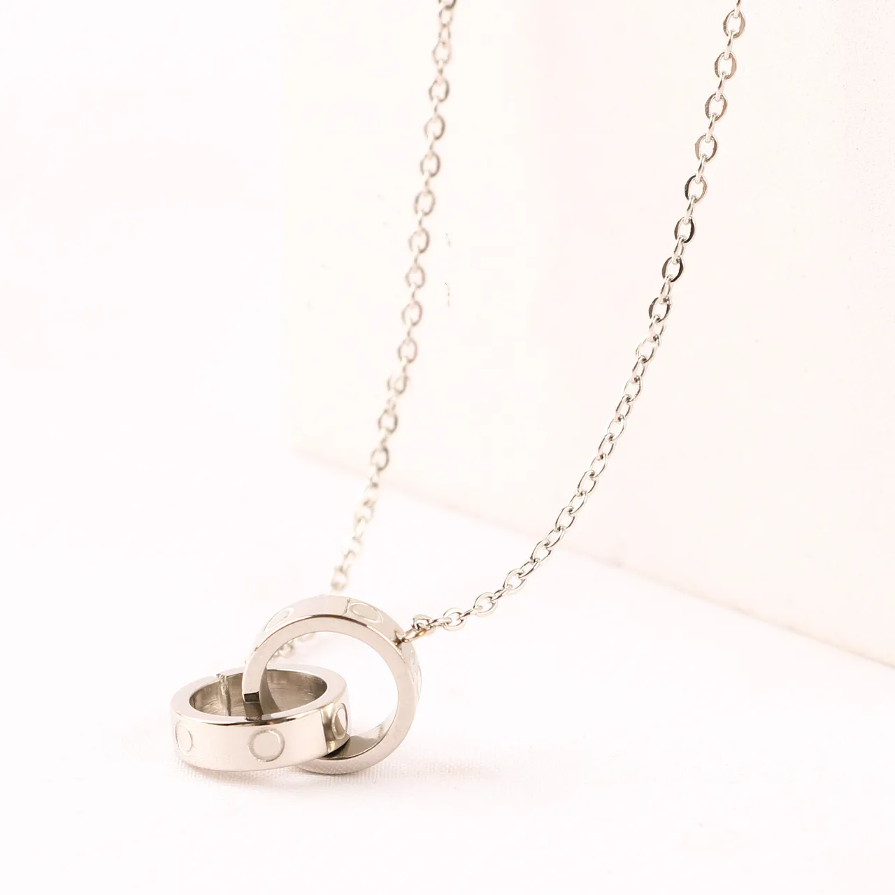 Collana d'amore di design con vite di diamanti collana di lusso gioielli per donna placcato oro argento doppio anello collega ciondolo a cerchio collana280T