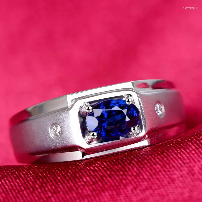Pierścienie klastra S925 Srebrna klasyczna kobieta zaręczynowy Pierścień Pierścień Zmysłowy Nos Nos Piękna biżuteria Luksusowy Sapphire Silikon dla kobiet