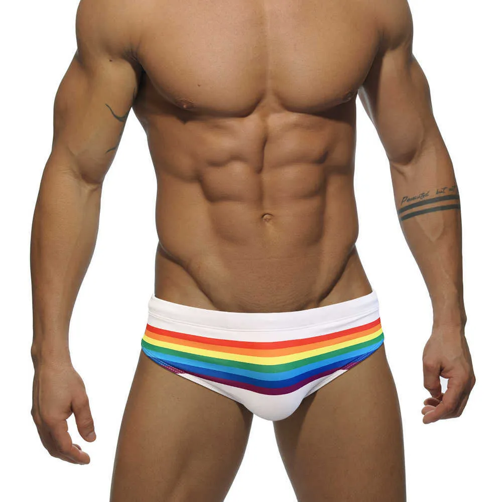 Męskie stroje kąpielowe seksowne tęczowe paski pływackie Brieci European American Fashion Men Sakodwear Fast Dry Swimming Swimpit Sports Beach Surf Shorts J220913