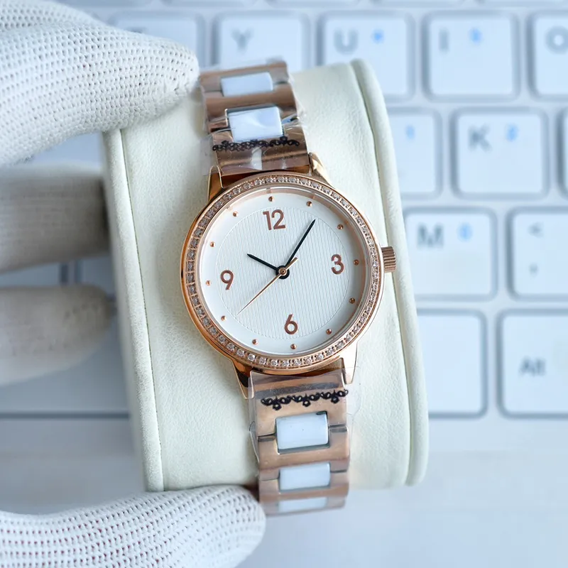 女性は自動機械腕時計を見る30mmビジネスセラミックス腕時計モントレクサ