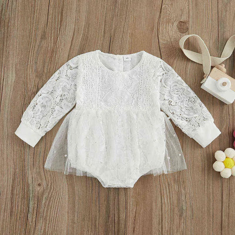 Rompers Baby Girls Mesh Romper Dress Sweet Casual Flowers Lace Pearl Long Sleeves Nyfödda Jumpsuits Söta babyflickkläder J220922