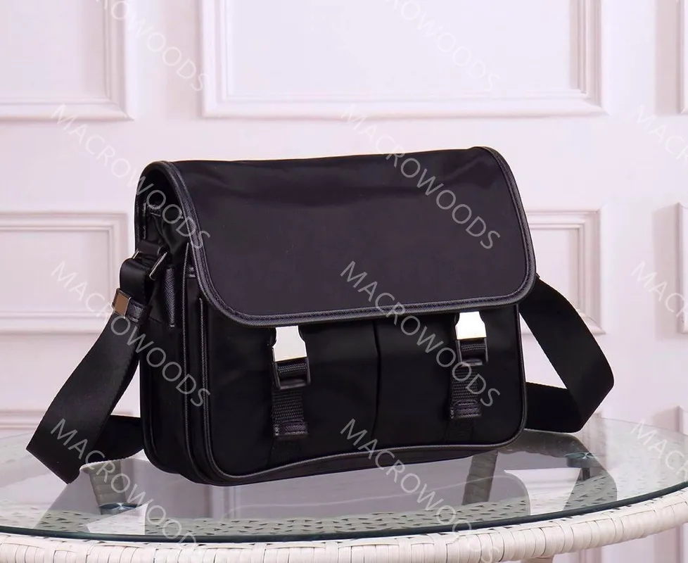 Designer Waterproof Canvas Messenger Bag For Men And Women Luxury