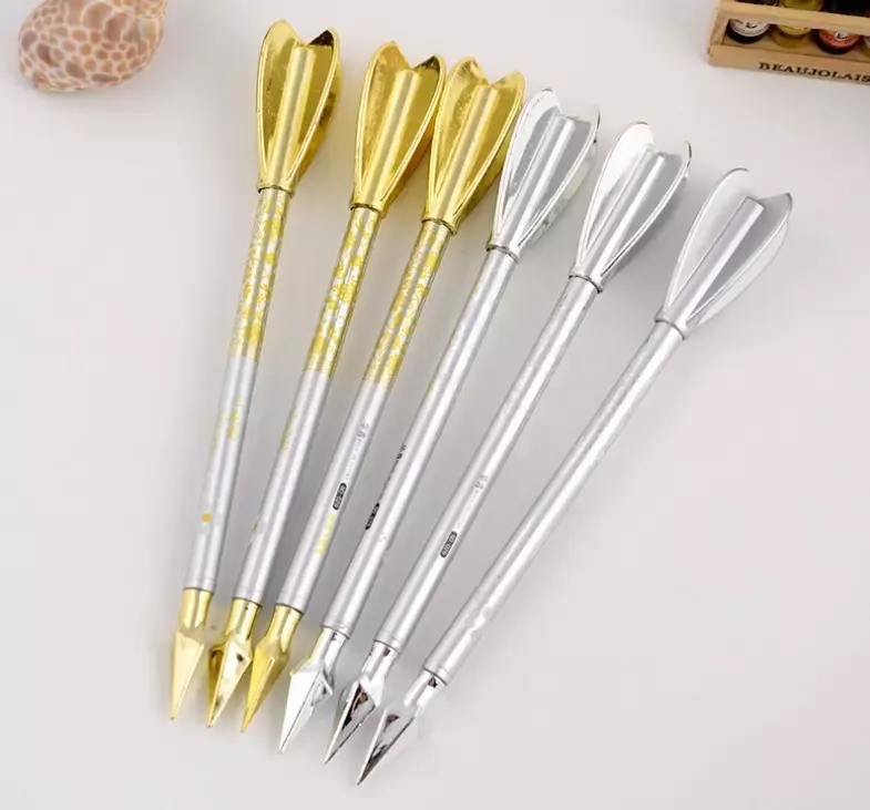 Stylos à bille en forme de flèche, nouveauté fantaisie promotionnelle, stylos créatifs en forme de flèche, jeux de fléchettes CF, arme, stylo à bille en plastique