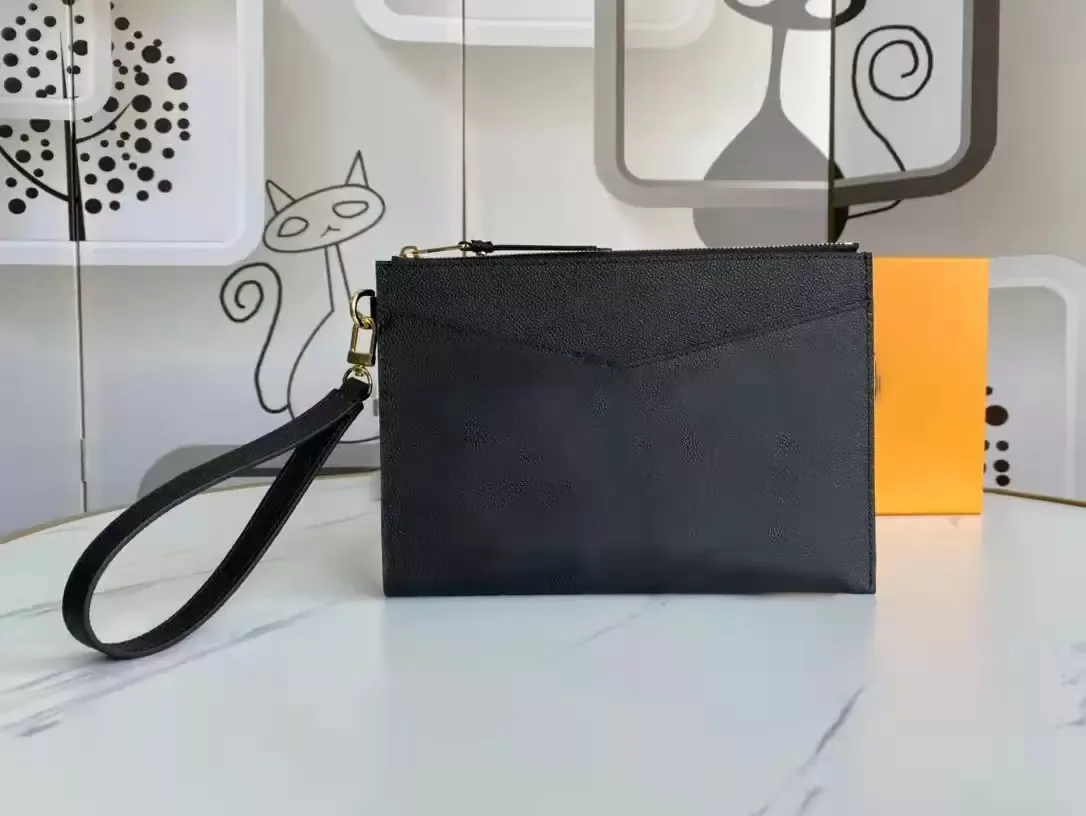 68705 2022 Nuevo diseñador de lujo Bolsos de embrague de flores viejas para niñas Mujeres Bolso de grado superior Patrón Carta Moda Lujoso Totes Bolsos con cremallera Repujado de cuero 68705