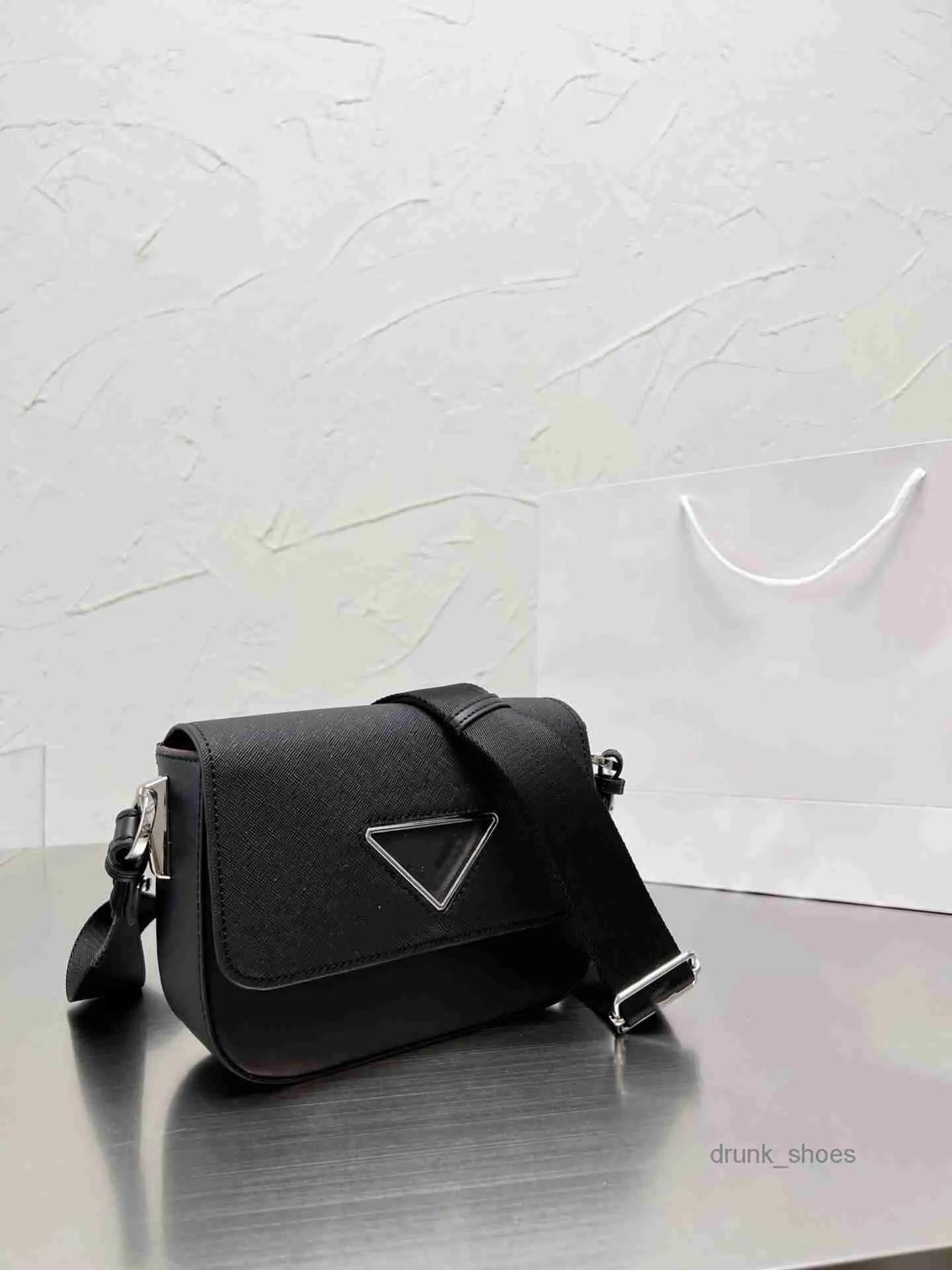 Bolsas de noite Moda Leve e Versátil Bolsas femininas de grife de luxo Bolsas a tiracolo Ombro Preto Branco Marrom Bolsa Mensageiro