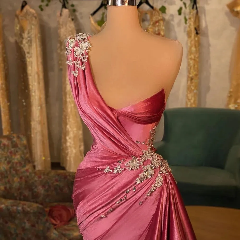 Pink Velvet Short Evening Dresses 2023 One Shoulder Appliques Shiny Sequins Celebrity Gown Thigh Length Long Train Special Party Wears