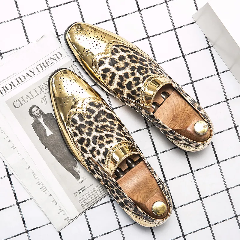 Bullock Leopard Print Panomers Men Sapatos casuais Couro de couro prateado Trend￪ncia cl￡ssica pontia a jovens British diary Party Wedding Business Sapatos grandes tamanho 39-45