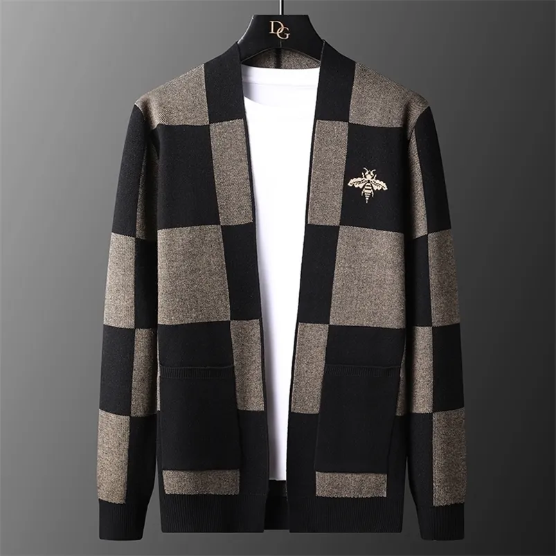 Мужские свитера Leisure Blue Bee Mens Mens Cardigan British Style Fall Trend Trend Brand Fashion Plead Men 220924