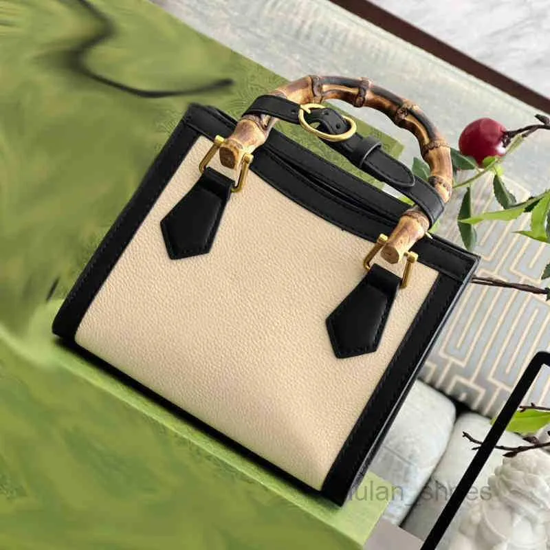 2022 Bolsas de noite com alça de bambu Bolsas clássicas femininas Designer Tote Balde de couro vintage Bolsas femininas de ombro combinando com cores