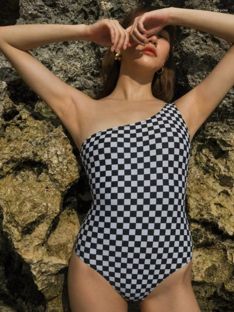여자 수영복 숙녀 2022 유럽계 미국인 섹시한 원피스 수영복 1 숄더 체커 보드 인쇄 상자 수집 비키니