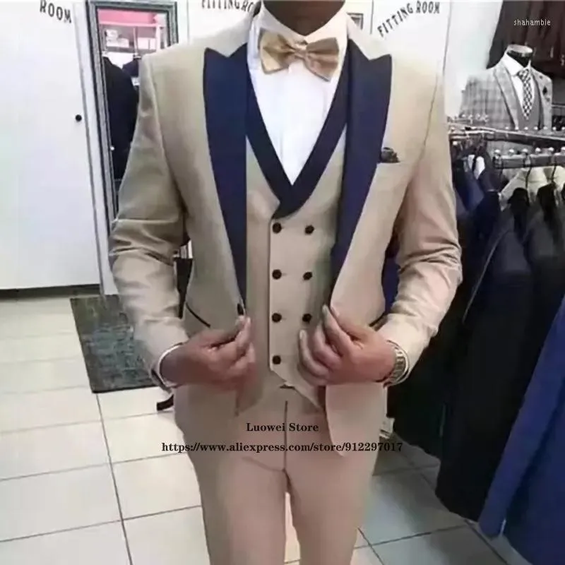 Costumes pour hommes Blazers pour hommes Classique Slim Fit Hommes Peaked Revers 3 pièces Veste Gilet Pantalon Ensemble Double boutonnage Mariage Marié Tuxedo Mâle