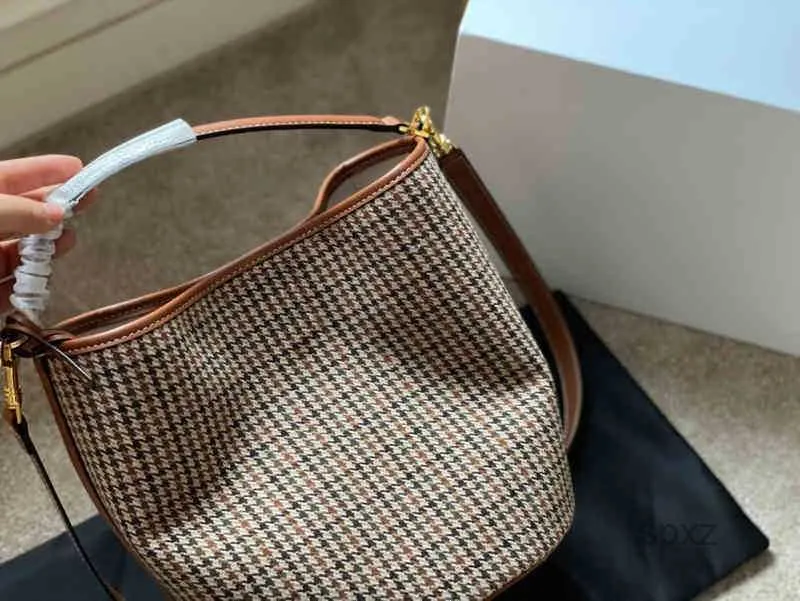Akşam çantaları 2022 omuz çantaları lüks marka kovası moda basit kare çanta kadın tasarımcısı messenger cep telefonu çanta