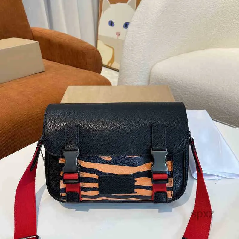 Bolsos de noche 2022 Tiger Stripes Sqare Bolsos Hombres Bolso Hombro Diseñador de cuero Lujo Crossbody Male Casual Monederos