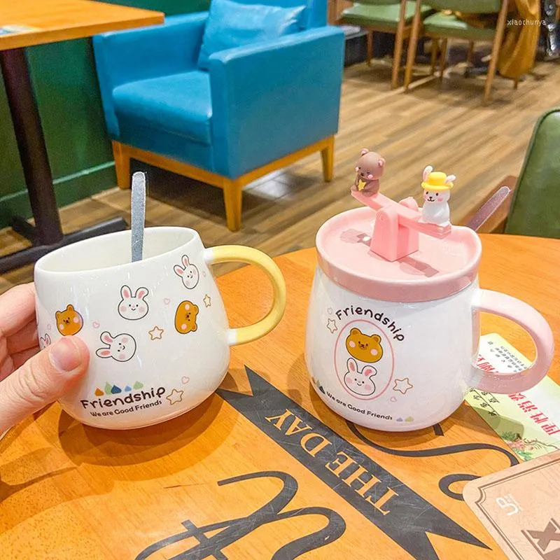 Tazze Tazza da orso in ceramica con coperchio Cucchiaio Tazza da caffè di grande capacità Carina Personalità Tazze regalo per studenti maschi e femmine creative