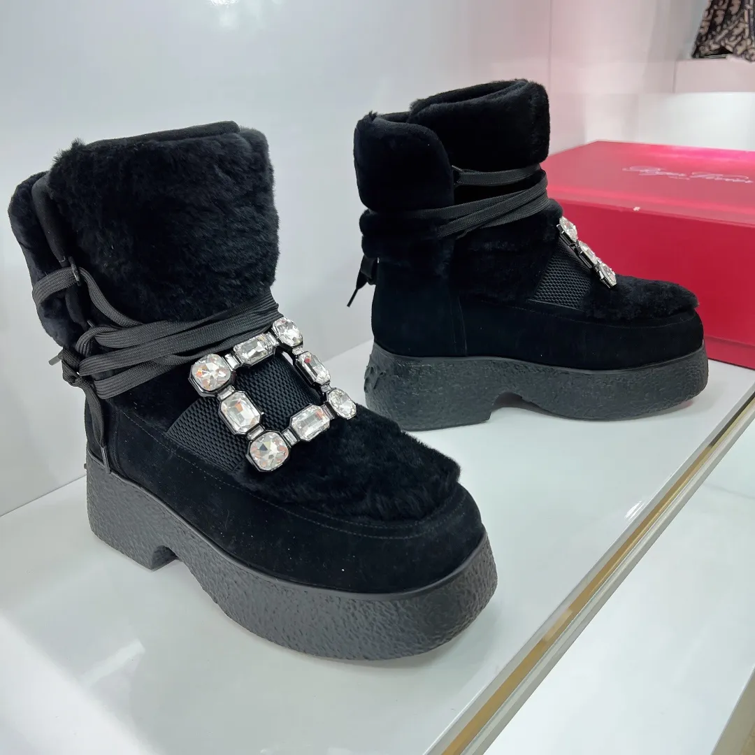 Shearling wysadzane zamszowe buty buty buty na buty na buty na sprzętowe buty śnieżne miękkie i zagęszczone luksusowe buty designerskie botki fabryczne