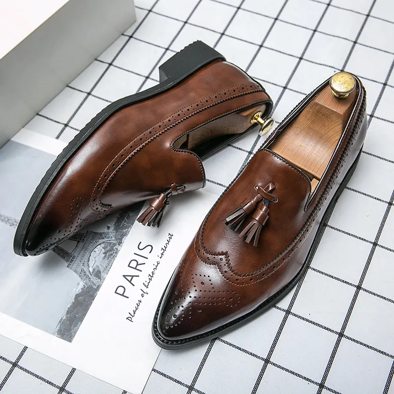 Bullock Loafers Men Shoes Solid Color PU Pointed Toe Carved Tassel One Pedal Classic Business Casual Wedding Party Daily AD256