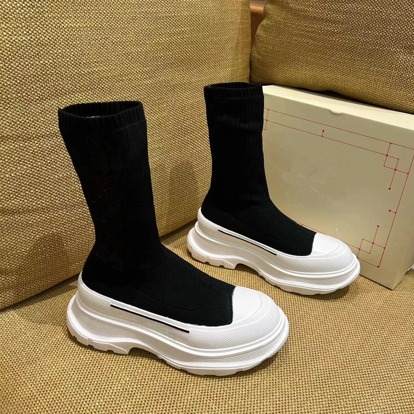 New Damen Long Boots Luxury Designer Socken Boots Mode High Heels Plattform Schuhe gestrickt Alphabet Flachgele