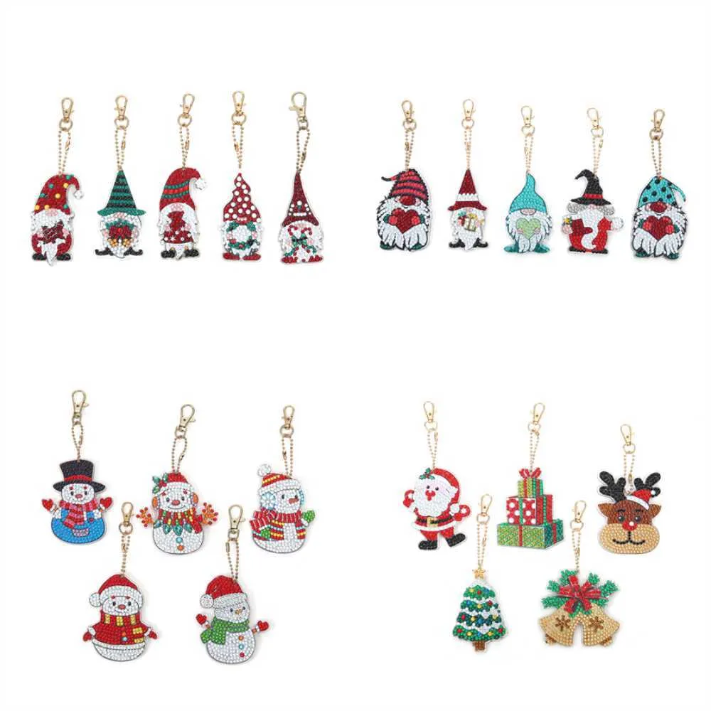 5 datorer/set DIY Pebble Pictures With Christmas Theme Keychain Pendant Full Drill With Special Shape Cartoon Embroidery Women Decoration Presentv￤ska