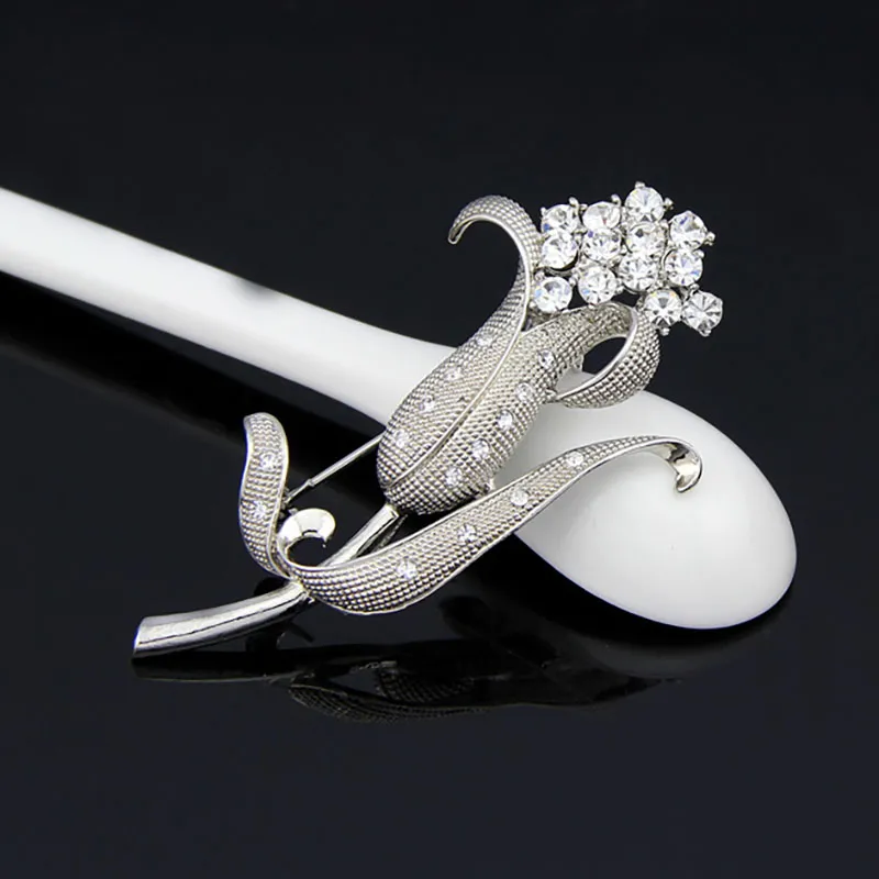 Diamond Flower Broche Pin Suasters Tops Vestido Formal Corsage Broches de Stromestone Para homens Jóias de moda de homens