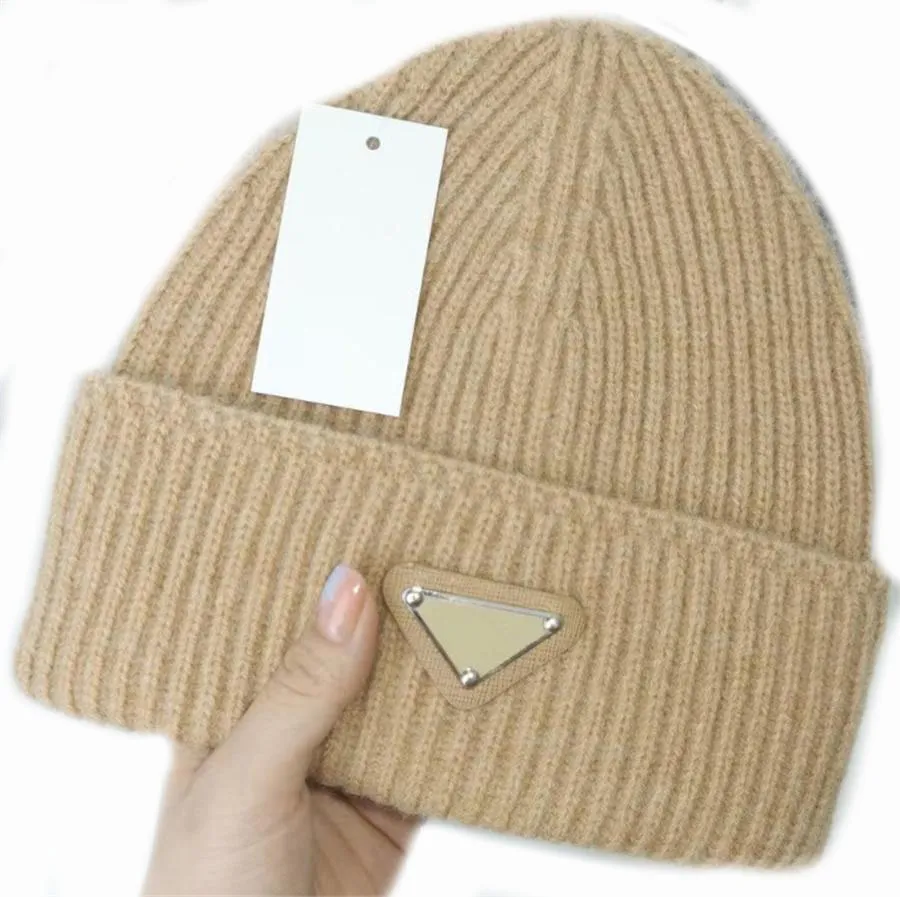 Designer beanie hat for women winter knit bonnet luxe keep warm head fashionable classical luxury hat autumn outdoor travel street ornament pj019