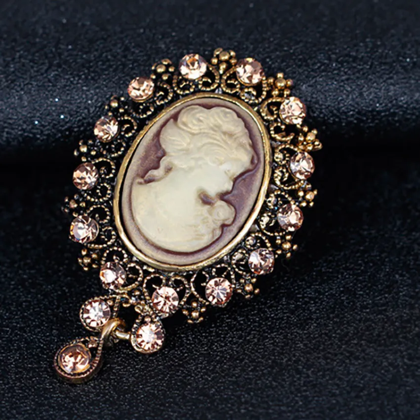 Lady Photo Frame Head Portret BroOch Broozny garnitur biznesowy Tops Corsage Rhinestone Brooche Prezent biżuterii mody