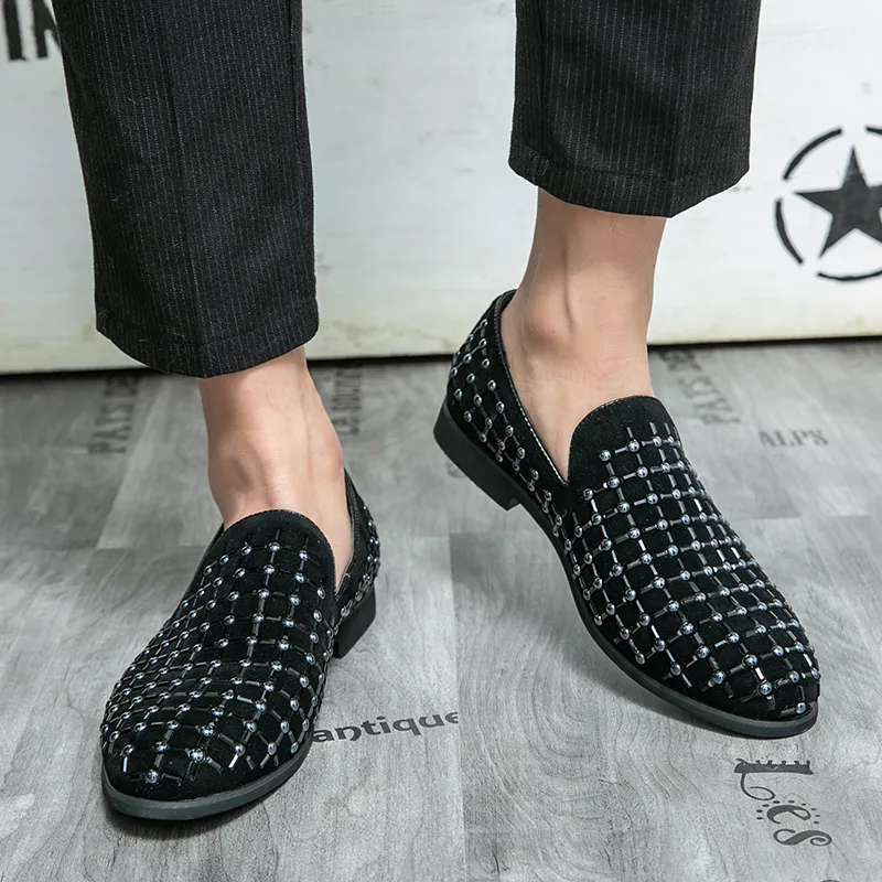 Erkekler lüks rhinestone broges deri ayakkabılar süet yuvarlak ayak parmağı moda günlük iş ayakkabıları loafers çok boyutları