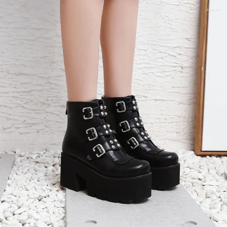 Bottes 2022 Biker Combat Femmes Plates-formes Chunky Block High Heel Punk Chaussures Gothique Rivet Boucle Cheville Militaire Grande Taille 34-45