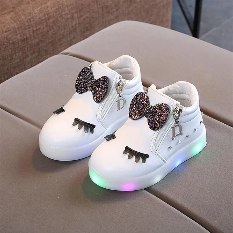 Baskets LED lumineuses chaussures pour enfants pour filles garçons printemps automne panier enfants éclairage mode lumineux bébé Sneaker plat 220928