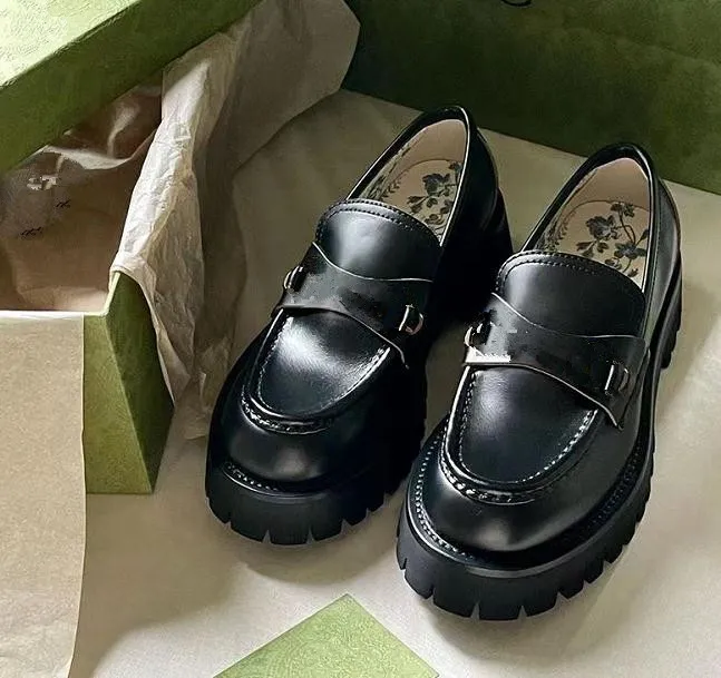 Luxe designer loafers schoenen dikke zool nieuwe retro bijen verhogen dikke platform dames veelzijdige borduurwerk zwart leerschoenen