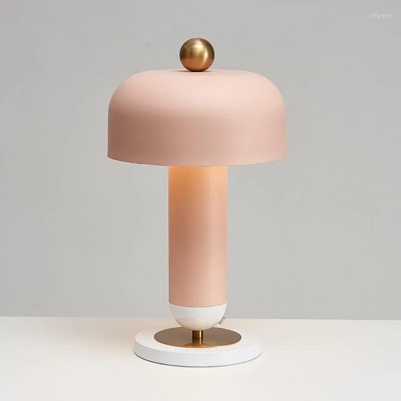 Lampes de table moderne Led pour chambre lampe de chevet chambre d'enfant nordique Designer Simple bureau d'étude salon décor lumières