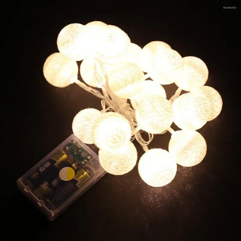Strings 20 Globes LED katoenbal Licht droge batterijslichten voor bankethuis en bomen Holliday Decorations