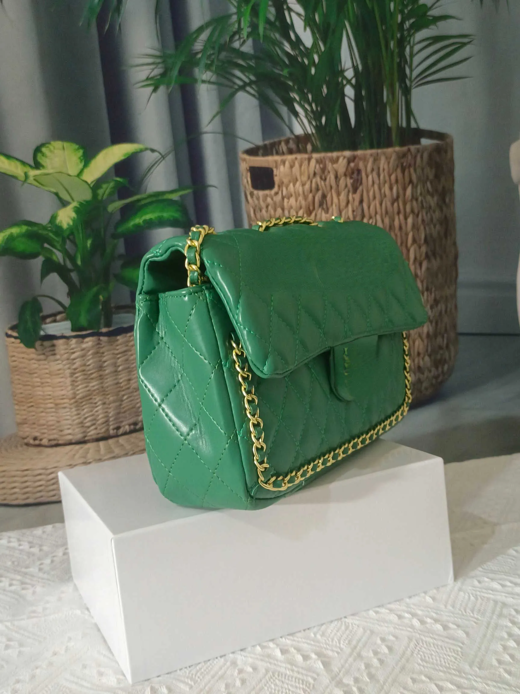Womens Designer Bags Fashion Handbags Wallets Classic Medium Premium Caviar Leather Solid Color Luxury Jewelry Coin Purses Messenger gnhgkm