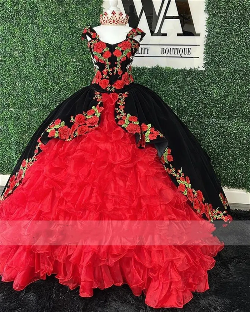 Röd applikation bollklänning quinceanera 2023 båge ruffle mexikanska söta 16 klänningar vestidos de 15 anos spetsar upp